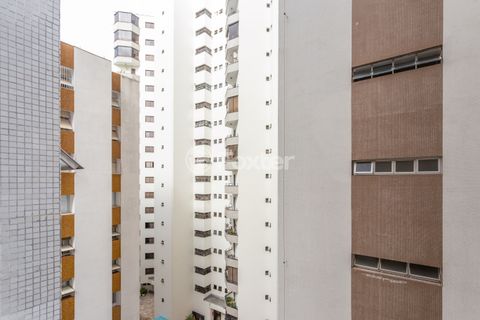 Image 17 - 866997