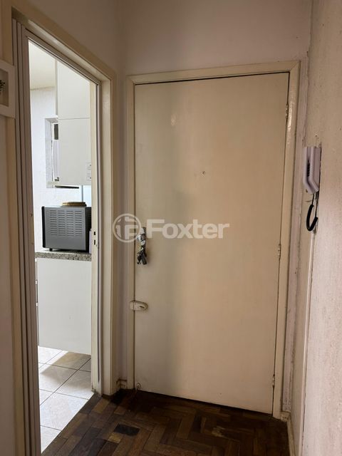 Image 8 - 867100