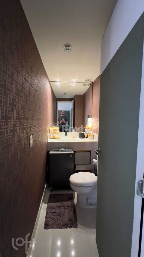 Image 19 - 867387
