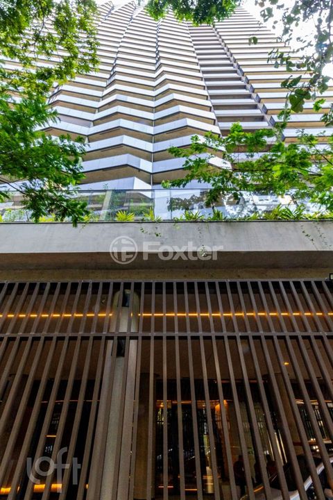 Image 17 - 867898