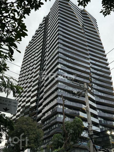 Image 8 - 867898