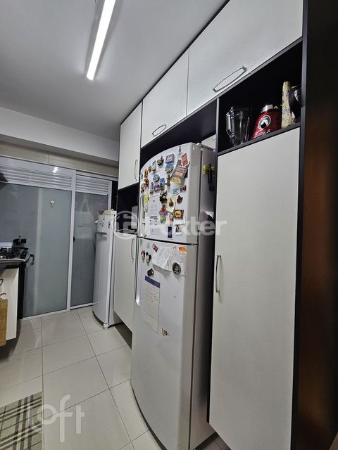 Image 6 - 867932