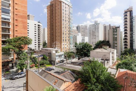 Image 11 - 867982