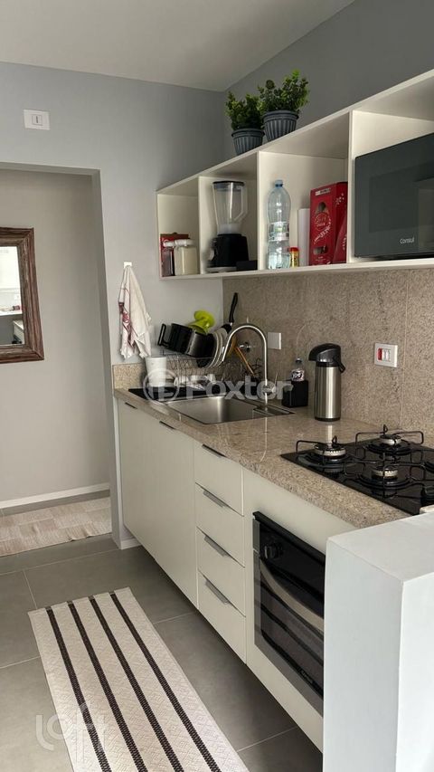 Image 7 - 868005