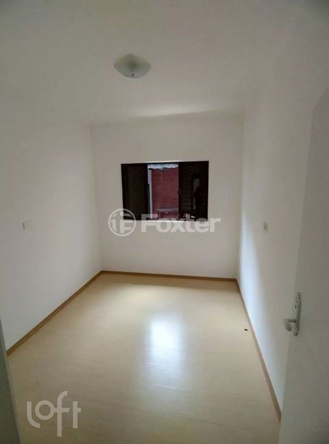 Image 4 - 868011