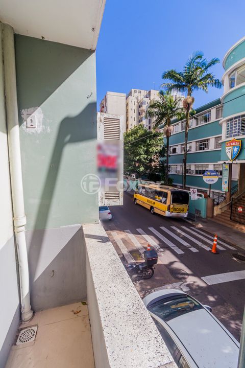 Image 10 - 868047