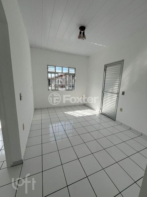 Image 3 - 868095