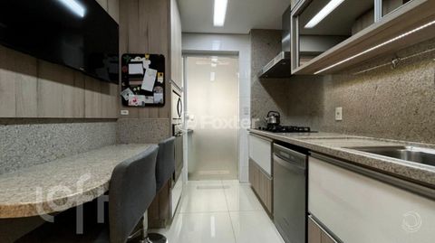 Image 7 - 868107