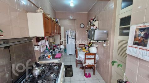 Image 19 - 868111
