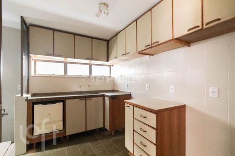 Image 6 - 868150