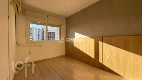 Image 17 - 868165