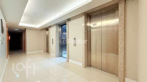 Image 17 - 868193