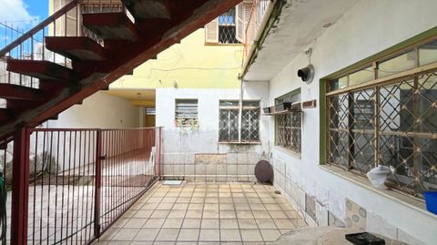 Image 16 - 868216