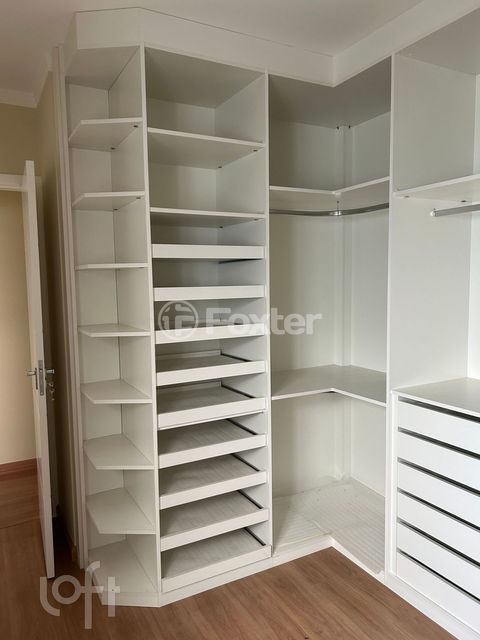 Image 6 - 868242