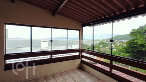 Image 19 - 868277