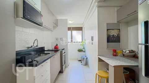 Image 12 - 868313