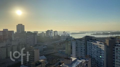 Image 17 - 868382