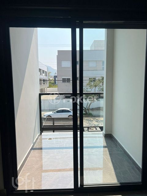 Image 17 - 868387