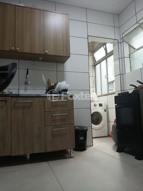Image 4 - 868577