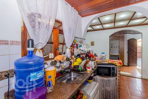 Image 19 - 868598