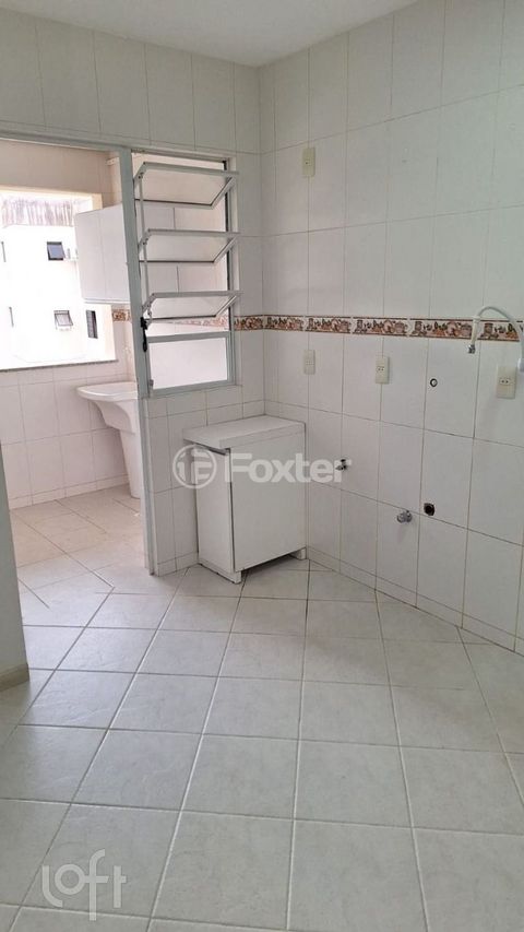 Image 8 - 868612