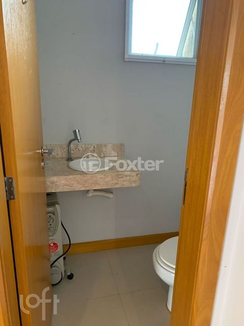 Image 8 - 868628