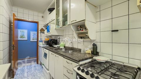 Image 13 - 868651