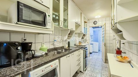 Image 11 - 868651