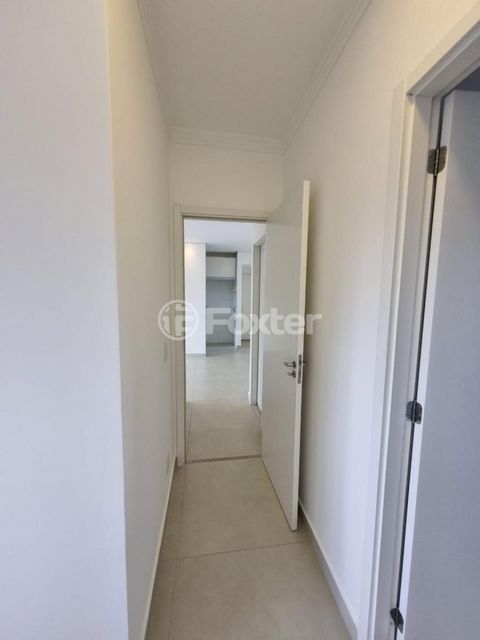 Image 8 - 868690