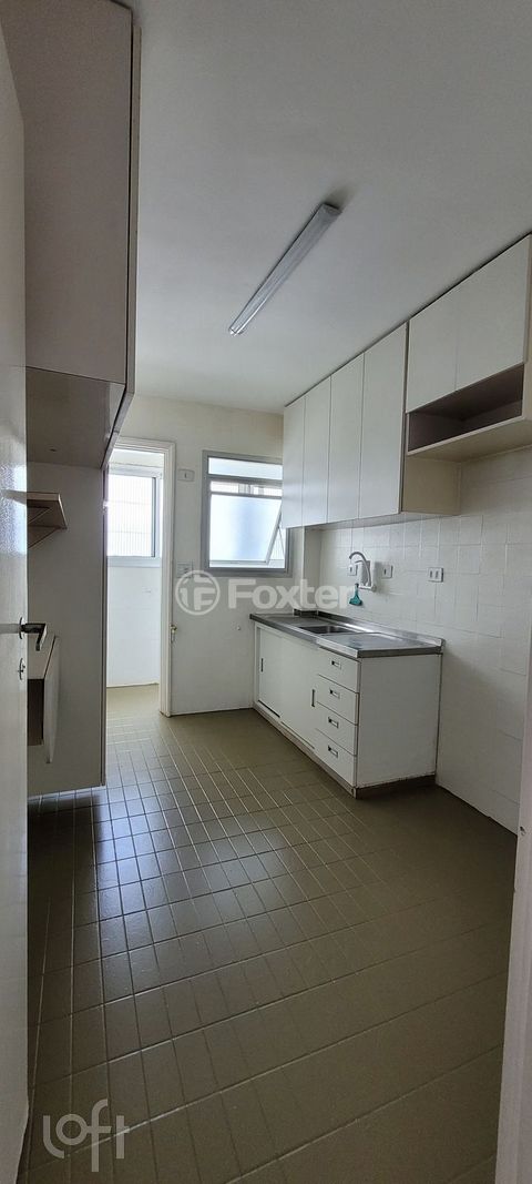Image 6 - 868704