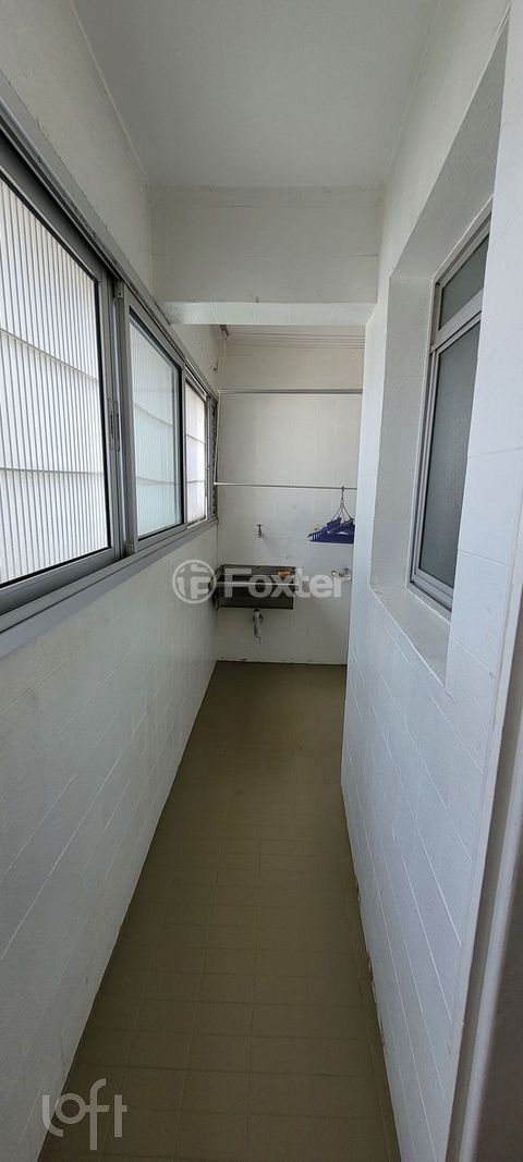 Image 8 - 868704