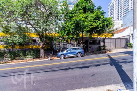 Image 15 - 868715