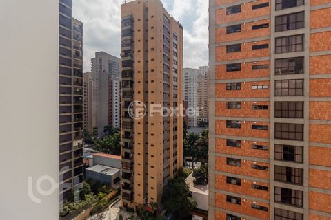 Image 17 - 868721