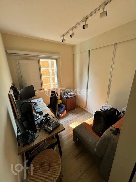 Image 15 - 868721