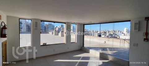 Image 17 - 868731