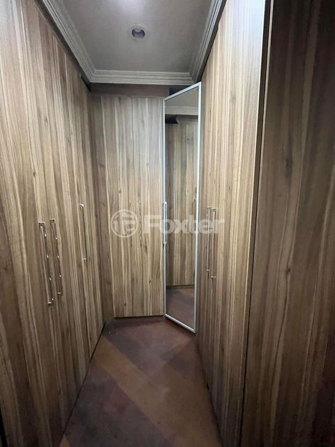 Image 8 - 868742