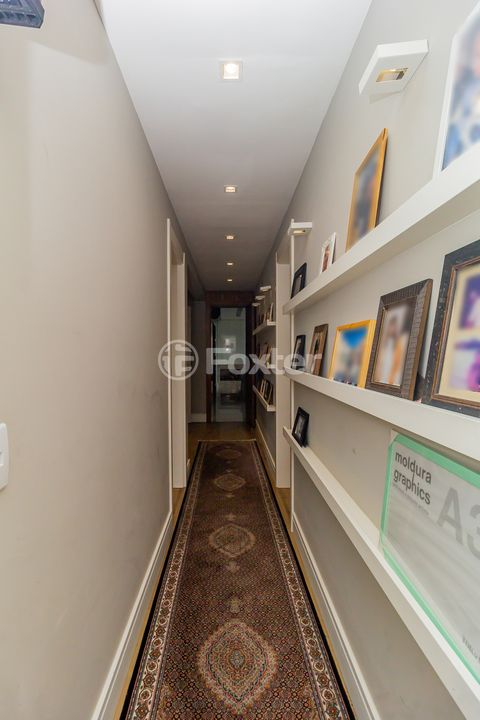 Image 10 - 868745