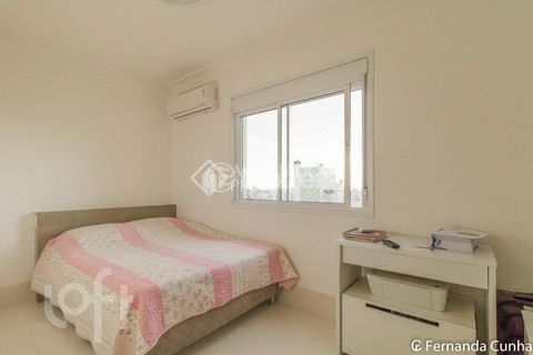 Image 11 - 868750