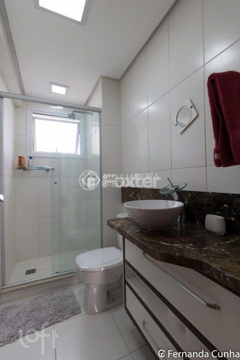 Image 7 - 868750