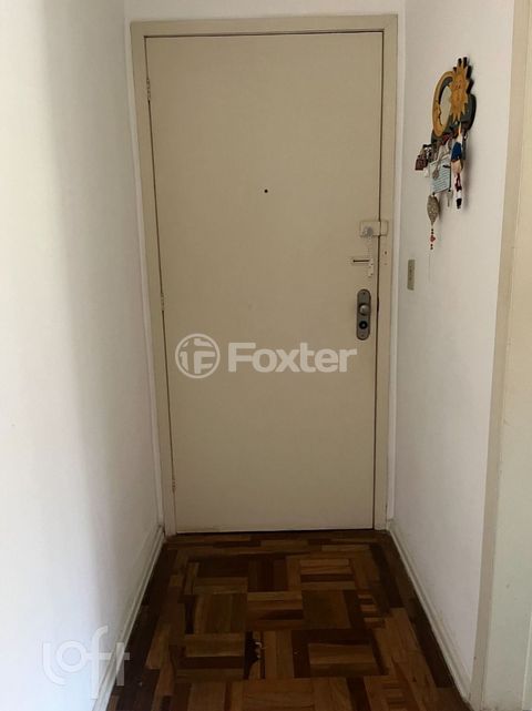 Image 8 - 868798