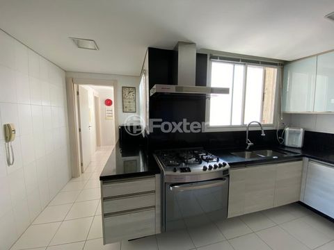 Image 10 - 868805