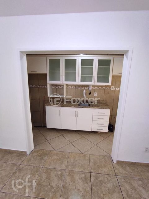 Image 1 - 868811