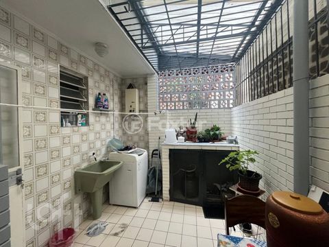 Image 6 - 868837
