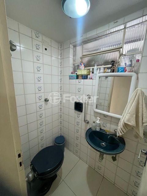 Image 6 - 868874