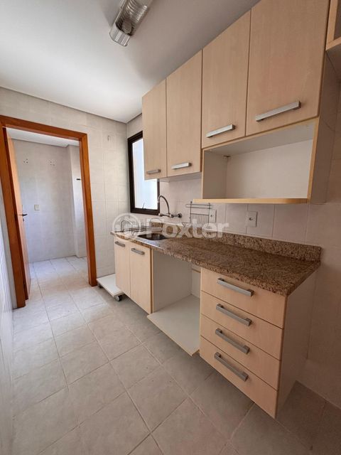Image 10 - 868886