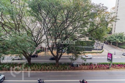 Image 12 - 868901