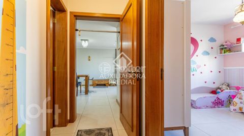 Image 8 - 868932