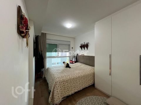 Image 10 - 868944