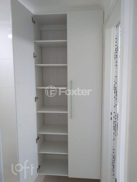 Image 5 - 868945