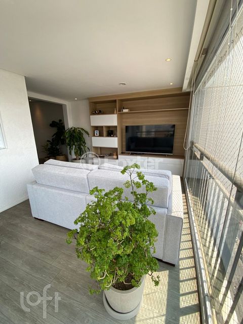 Image 17 - 868955